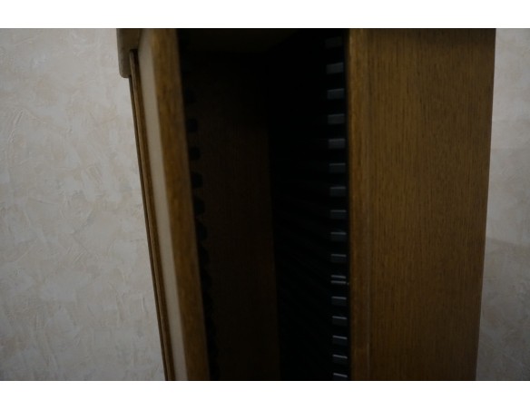 STOJAK DĘBOWY NA PŁYTY CD , DVD SZER. 35x35 CM