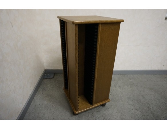 STOJAK DĘBOWY NA PŁYTY CD , DVD SZER. 35x35 CM