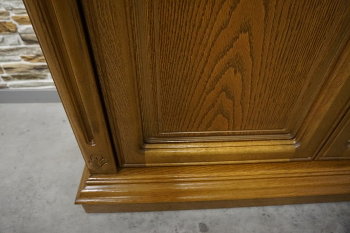 KOMODA DĘBOWA 3 DRZWIOWA SZER. 162 CM