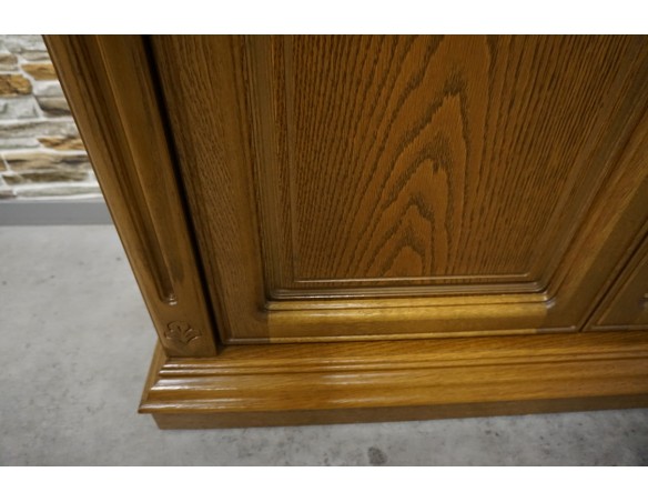 KOMODA DĘBOWA 3 DRZWIOWA SZER. 162 CM