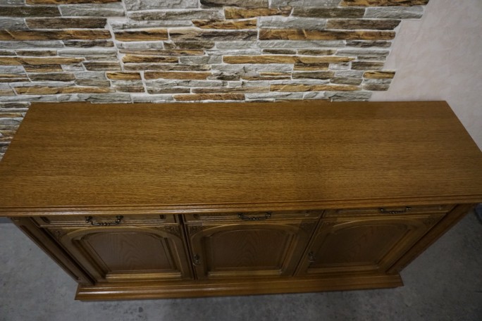 KOMODA DĘBOWA 3 DRZWIOWA SZER. 162 CM