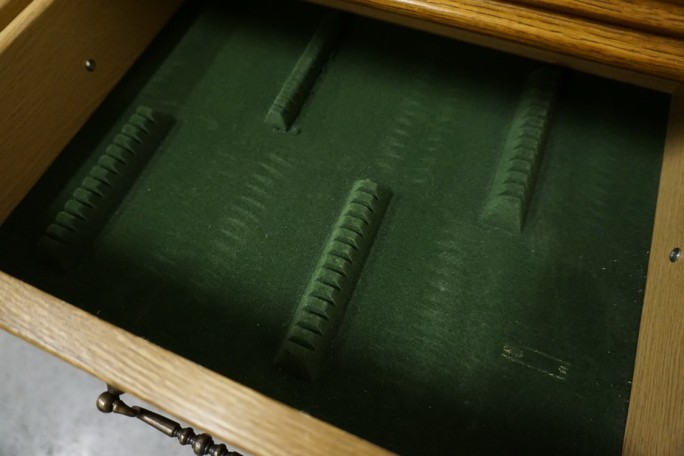 KOMODA DĘBOWA 3 DRZWIOWA SZER. 162 CM