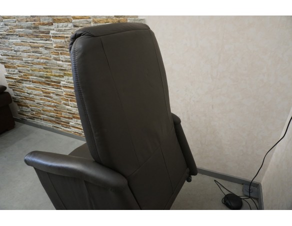 FOTEL ELEKTRYCZNY NA PILOTA SKÓRA NATURALNA FUNKCJA POMOCY WSTAWANIA