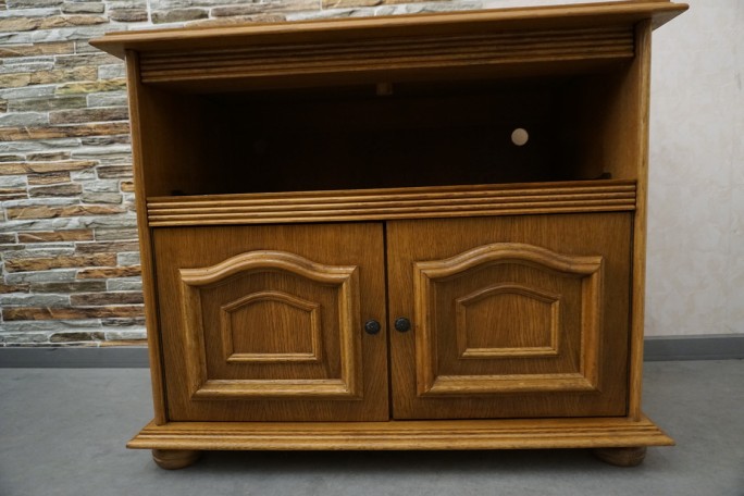 KOMÓDKA DĘBOWA RTV SZER. 88 CM