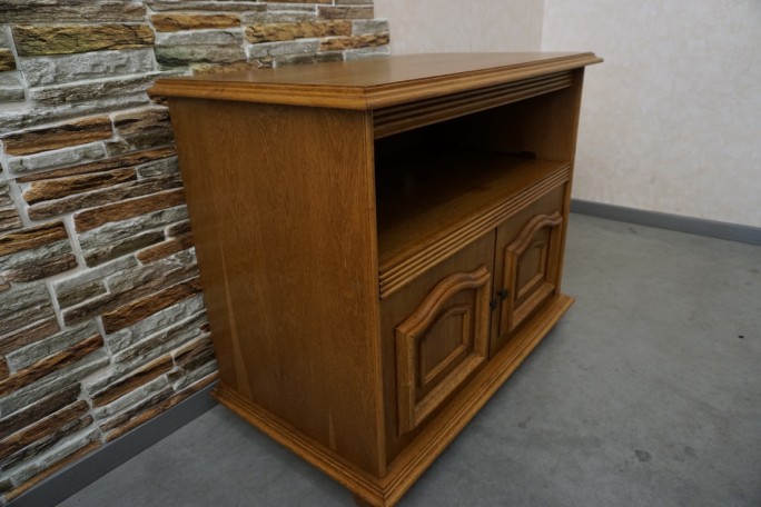 KOMÓDKA DĘBOWA RTV SZER. 88 CM