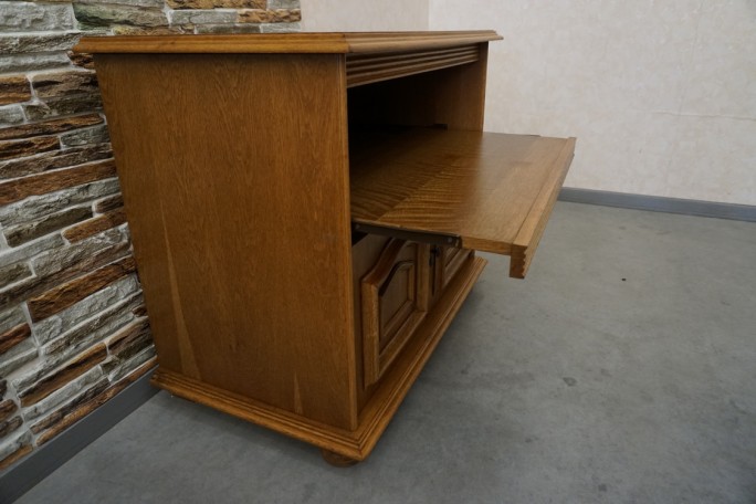 KOMÓDKA DĘBOWA RTV SZER. 88 CM