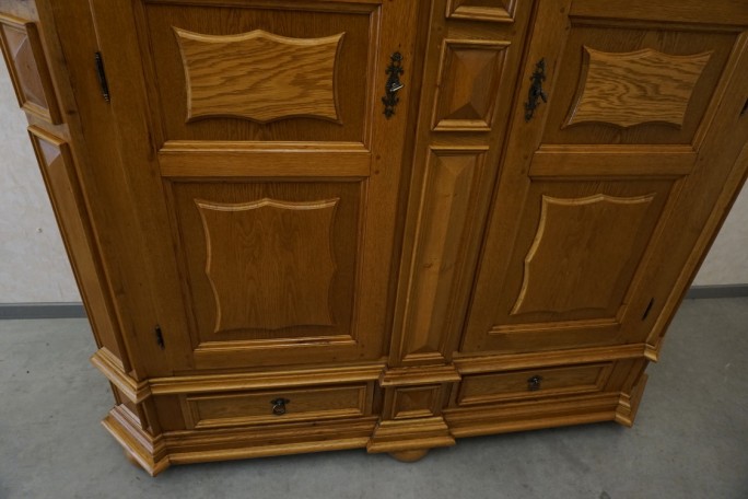 SZAFA DĘBOWA DWUDRZWIOWA SZER. 165 CM