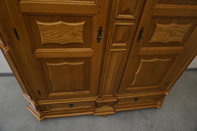 SZAFA DĘBOWA DWUDRZWIOWA SZER. 165 CM