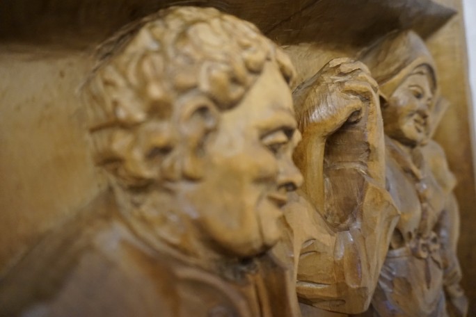 OBRAZ DĘBOWY RZEŹBIONY Z LITEGO DĘBU  48cm x 48 cm