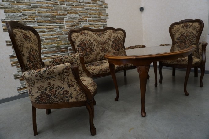 ZESTAW CHIPPENDALE SOFA 2 OS. + 2 FOTELE + ŁAWA...