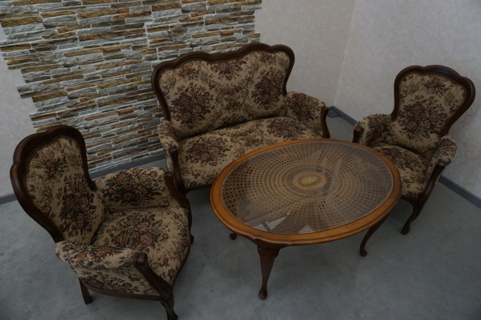 ZESTAW CHIPPENDALE SOFA 2 OS. + 2 FOTELE + ŁAWA...