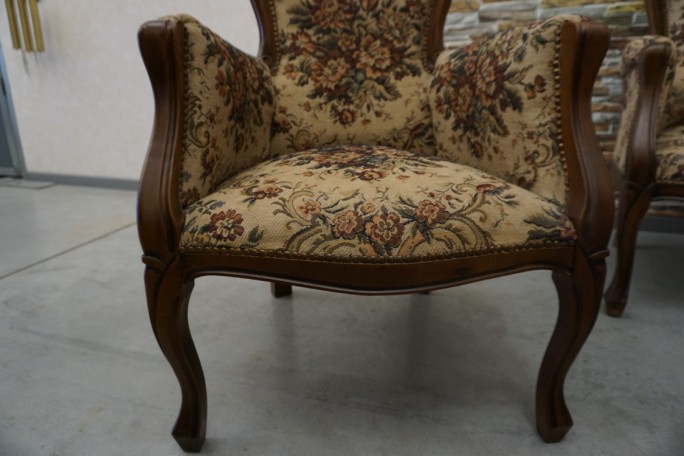 ZESTAW CHIPPENDALE SOFA 2 OS. + 2 FOTELE + ŁAWA...