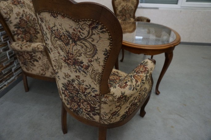 ZESTAW CHIPPENDALE SOFA 2 OS. + 2 FOTELE + ŁAWA...