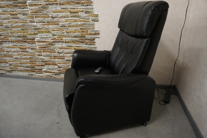 FOTEL ELEKTRYCZNY NA PILOTA + FUNKCJA POMOCY...