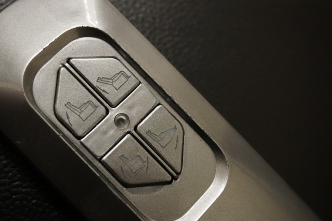 FOTEL ELEKTRYCZNY NA PILOTA + FUNKCJA POMOCY...