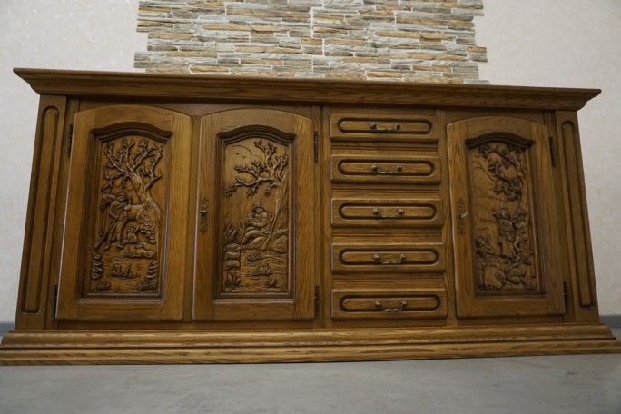 KOMODA DĘBOWA WYSOKA MYŚLIWSKI MOTYW 3 DRZWIOWA...