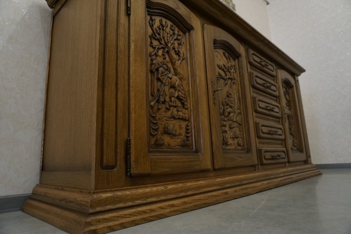 KOMODA DĘBOWA WYSOKA MYŚLIWSKI MOTYW 3 DRZWIOWA...