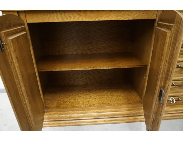 KOMODA DĘBOWA WYSOKA MYŚLIWSKI MOTYW 3 DRZWIOWA SZER. 220 CM