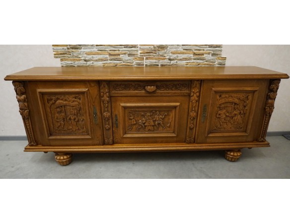 KOMODA DĘBOWA MOTYW MYŚLIWSKI RZEŹBIONA 3 DRZWIOWA SZER. 245 CM