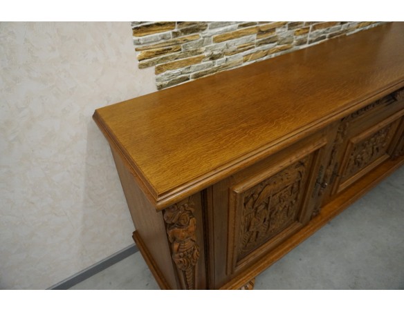 KOMODA DĘBOWA MOTYW MYŚLIWSKI RZEŹBIONA 3 DRZWIOWA SZER. 245 CM