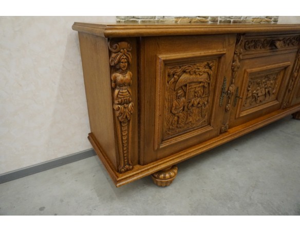 KOMODA DĘBOWA MOTYW MYŚLIWSKI RZEŹBIONA 3 DRZWIOWA SZER. 245 CM