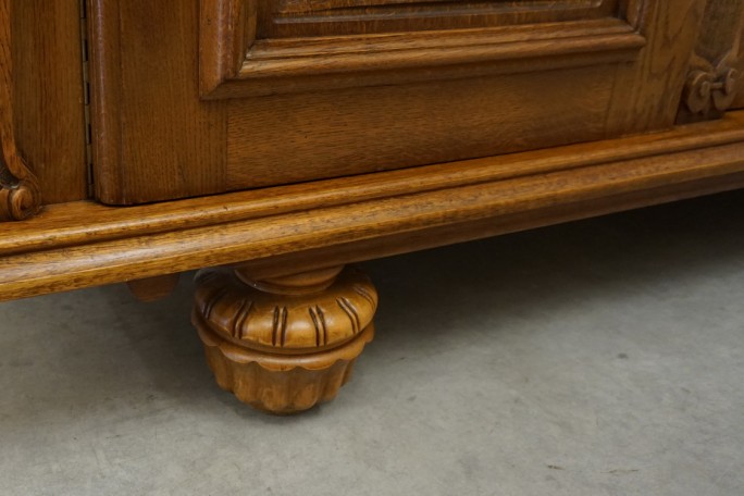 KOMODA DĘBOWA MOTYW MYŚLIWSKI RZEŹBIONA 3...