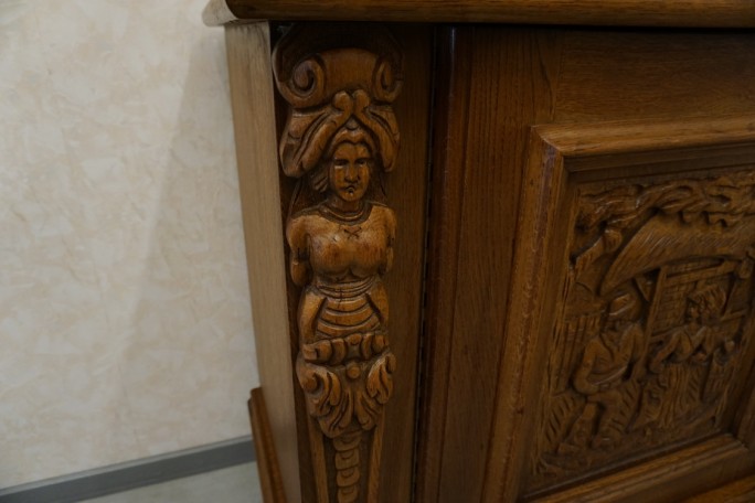 KOMODA DĘBOWA MOTYW MYŚLIWSKI RZEŹBIONA 3...