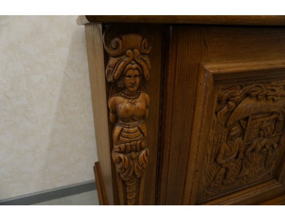 KOMODA DĘBOWA MOTYW MYŚLIWSKI RZEŹBIONA 3 DRZWIOWA SZER. 245 CM