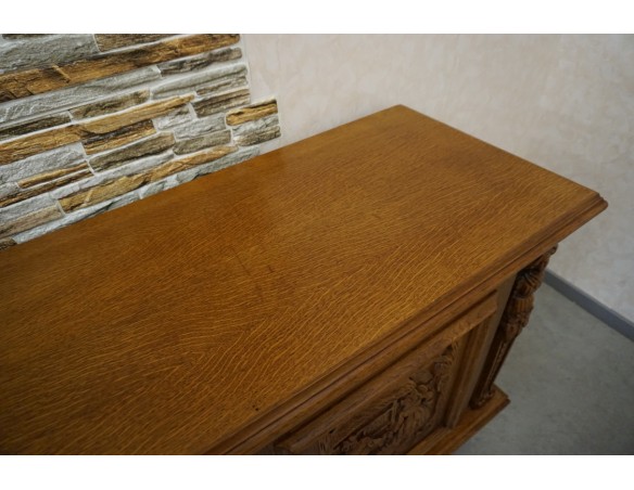 KOMODA DĘBOWA MOTYW MYŚLIWSKI RZEŹBIONA 3 DRZWIOWA SZER. 245 CM