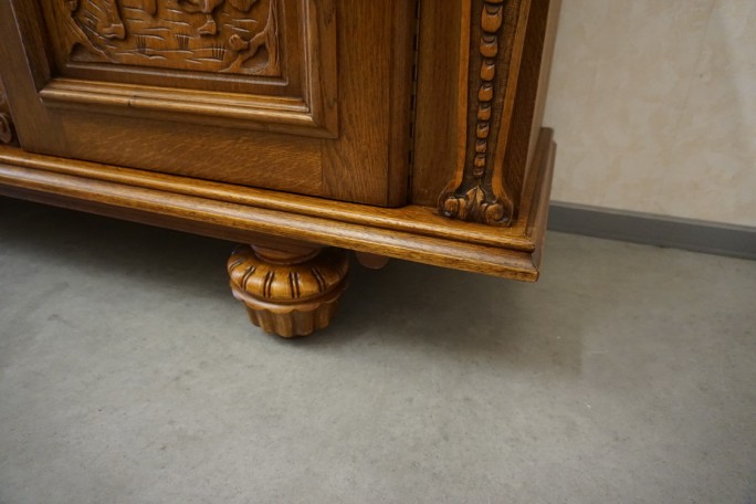 KOMODA DĘBOWA MOTYW MYŚLIWSKI RZEŹBIONA 3...