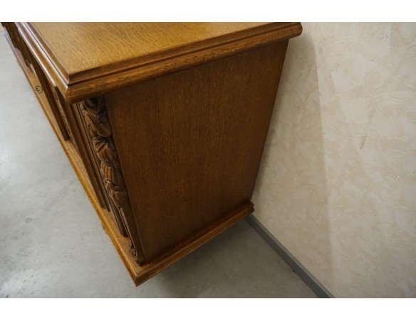 KOMODA DĘBOWA MOTYW MYŚLIWSKI RZEŹBIONA 3 DRZWIOWA SZER. 245 CM