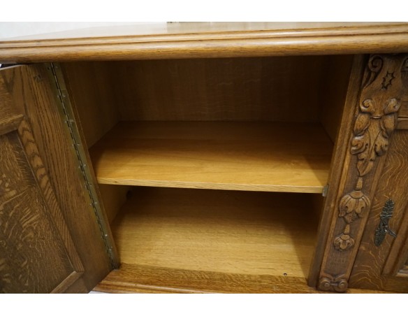 KOMODA DĘBOWA MOTYW MYŚLIWSKI RZEŹBIONA 3 DRZWIOWA SZER. 245 CM