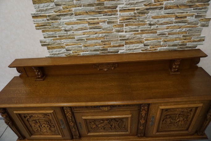 KOMODA DĘBOWA RZĘŹBIONA Z NADSTAWKĄ SZER. 245 CM