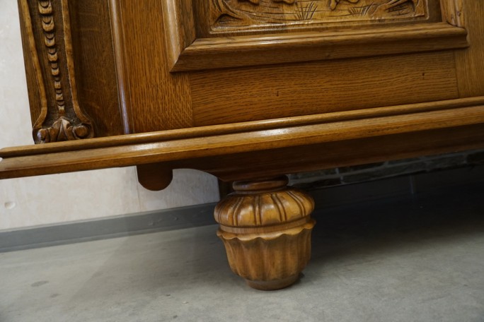 KOMODA DĘBOWA RZĘŹBIONA Z NADSTAWKĄ SZER. 245 CM