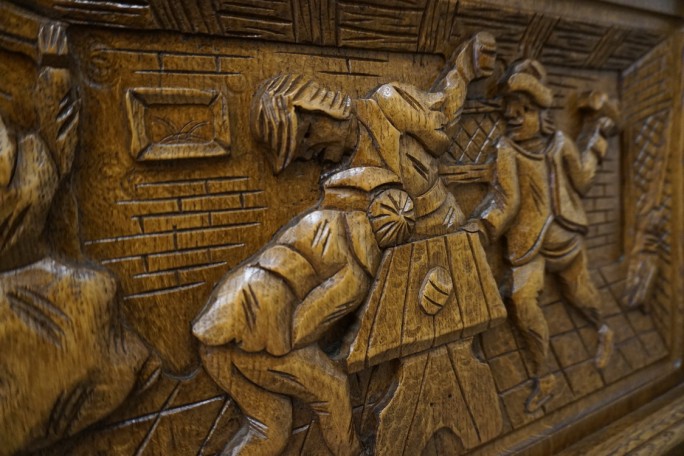 KOMODA DĘBOWA RZĘŹBIONA Z NADSTAWKĄ SZER. 245 CM