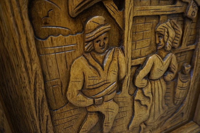 KOMODA DĘBOWA RZĘŹBIONA Z NADSTAWKĄ SZER. 245 CM