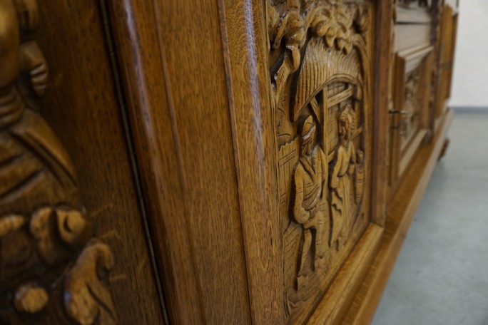 KOMODA DĘBOWA RZĘŹBIONA Z NADSTAWKĄ SZER. 245 CM