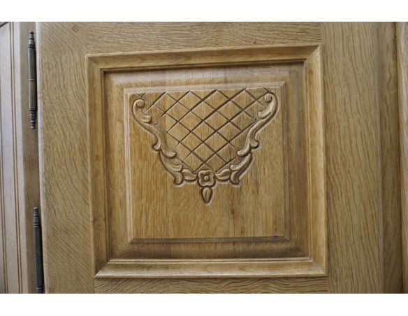 KOMODA WYSOKA Z LITEGO DĘBU PODŚWIETLANA SUPER SZER. 192 CM