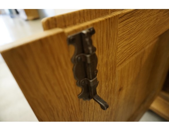 KOMODA WYSOKA Z LITEGO DĘBU PODŚWIETLANA SUPER SZER. 192 CM