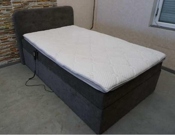 ŁÓŻKO Z ELEKTRYCZNYM STELAŻEM + MATERAC 120x200 CM