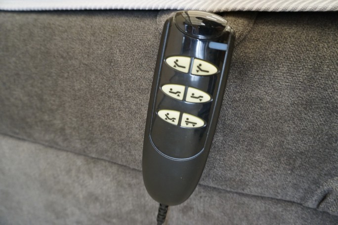 ŁÓŻKO Z ELEKTRYCZNYM STELAŻEM + MATERAC 120x200 CM