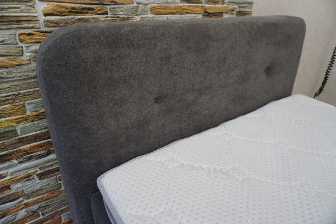 ŁÓŻKO Z ELEKTRYCZNYM STELAŻEM + MATERAC 120x200 CM