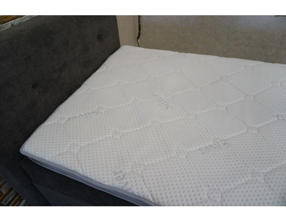 ŁÓŻKO Z ELEKTRYCZNYM STELAŻEM + MATERAC 120x200 CM