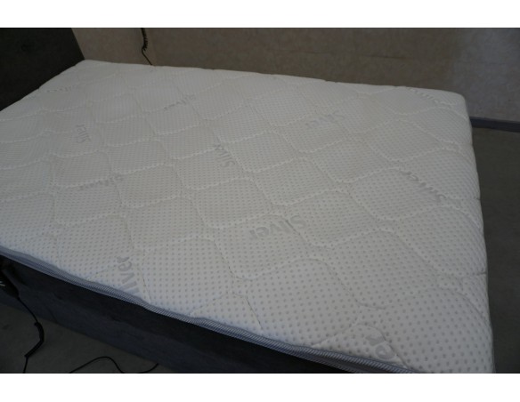 ŁÓŻKO Z ELEKTRYCZNYM STELAŻEM + MATERAC 120x200 CM