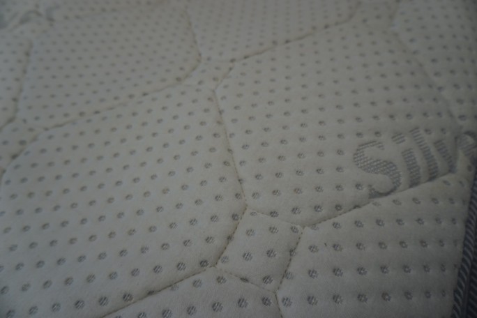 ŁÓŻKO Z ELEKTRYCZNYM STELAŻEM + MATERAC 120x200 CM