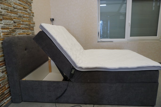 ŁÓŻKO Z ELEKTRYCZNYM STELAŻEM + MATERAC 120x200 CM