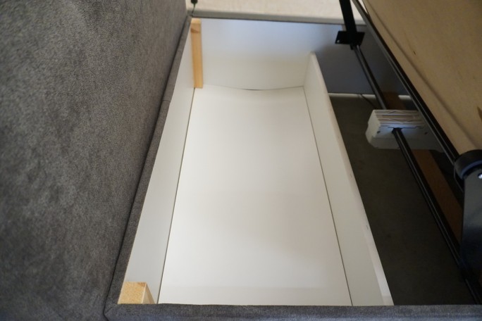 ŁÓŻKO Z ELEKTRYCZNYM STELAŻEM + MATERAC 120x200 CM