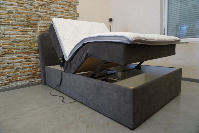 ŁÓŻKO Z ELEKTRYCZNYM STELAŻEM + MATERAC 120x200 CM