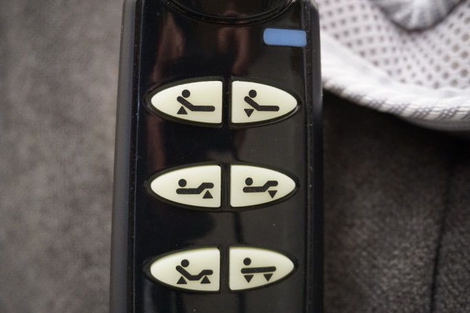 ŁÓŻKO Z ELEKTRYCZNYM STELAŻEM + MATERAC 120x200 CM