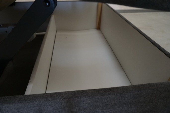 ŁÓŻKO Z ELEKTRYCZNYM STELAŻEM + MATERAC 120x200 CM